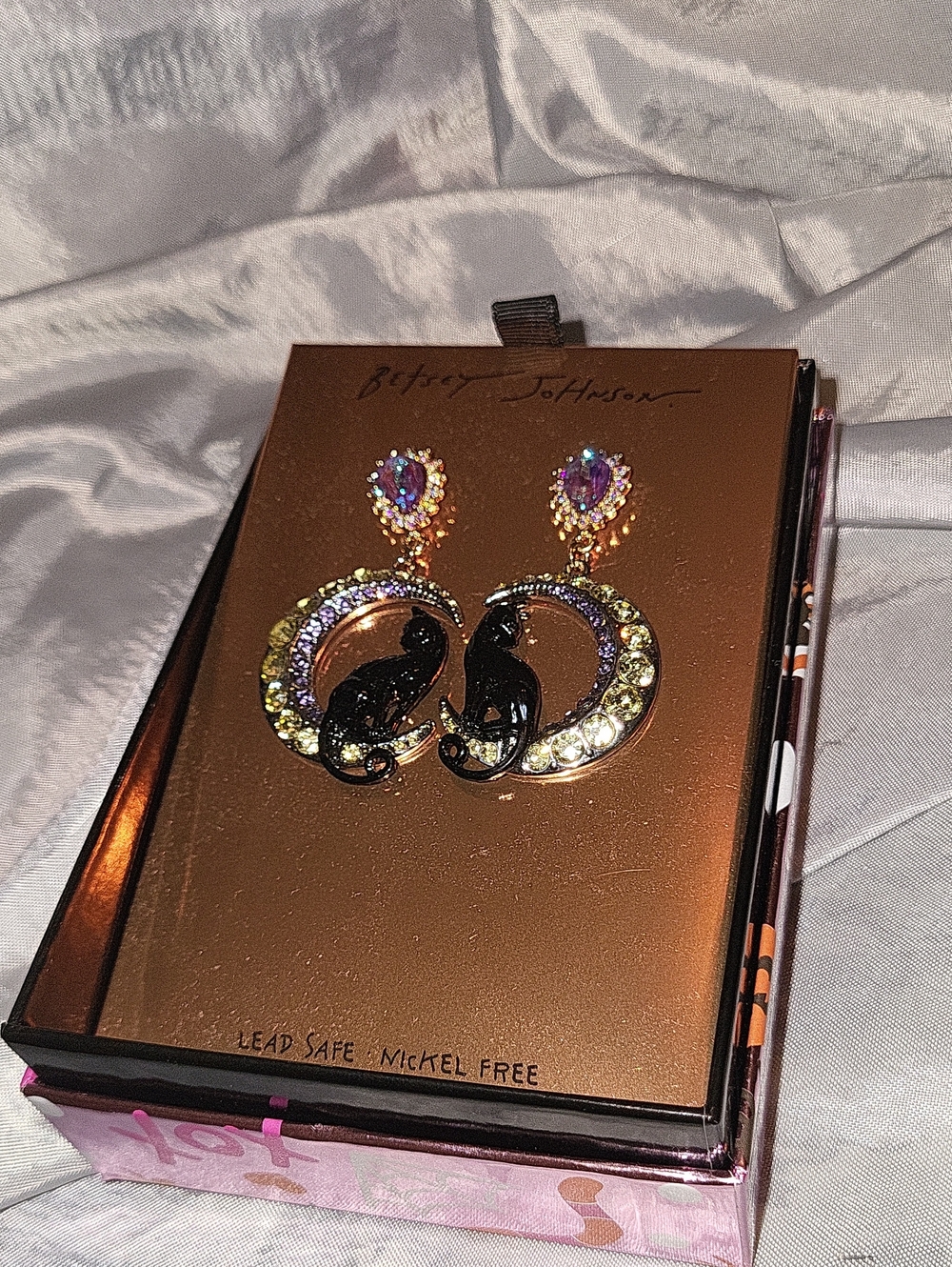 Betsey Johnson Cat On Moon Earrings Bnib  Ta M